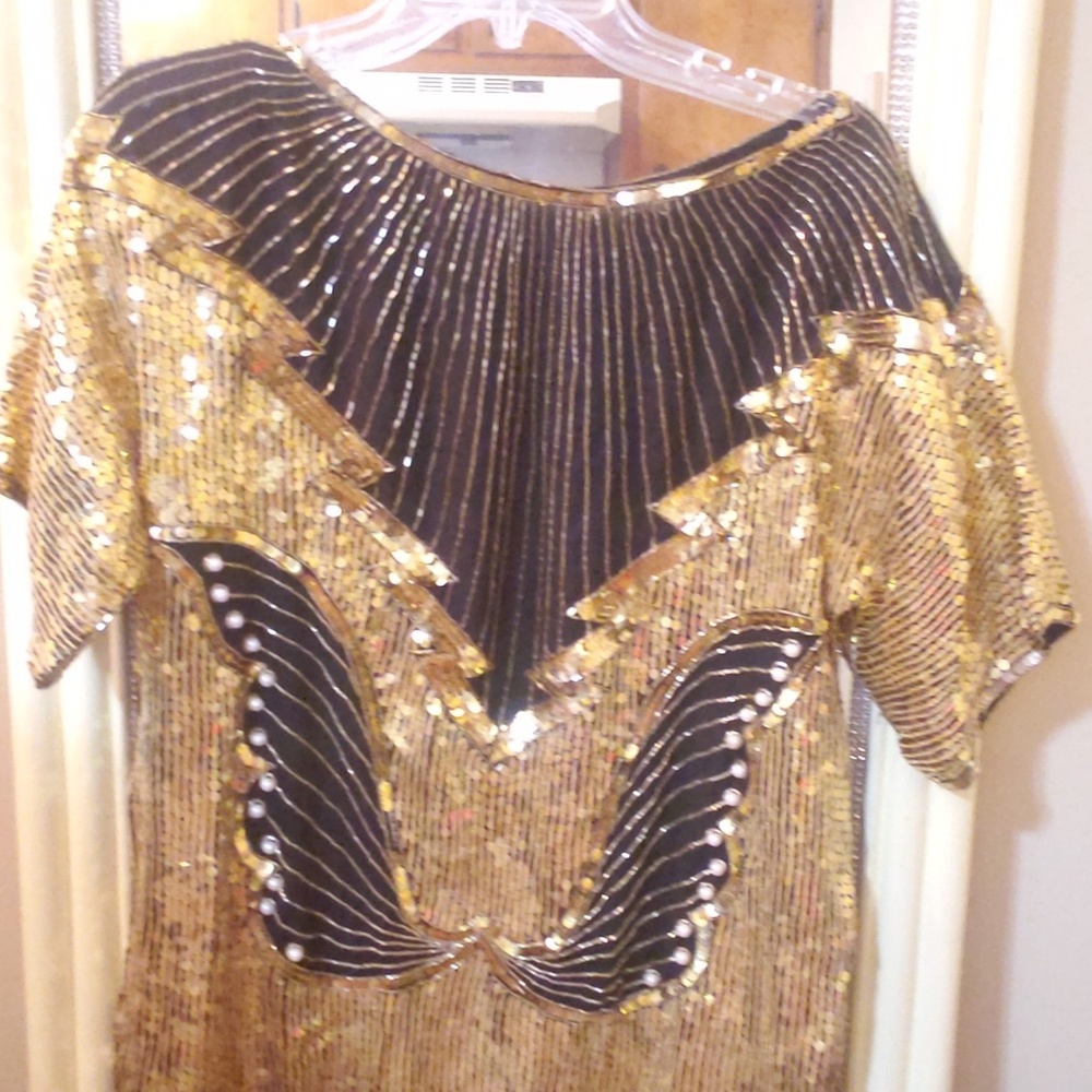 Black, Gold and sequence